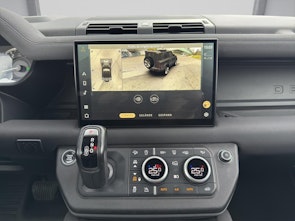 Vehicle image LAND ROVER Defender 90 3.0 D I6 300 X-Dynamic SE
