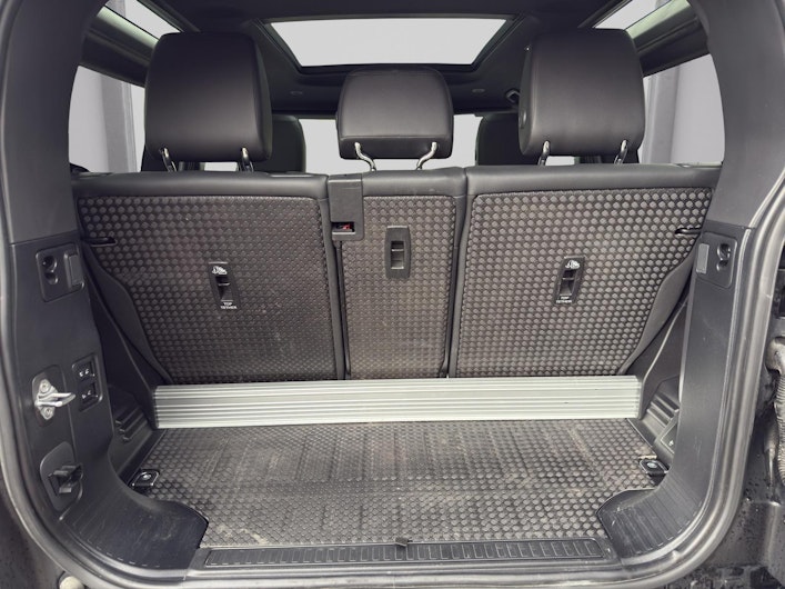 Vehicle image LAND ROVER DEFENDER