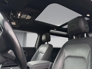 Vehicle image LAND ROVER Defender 90 3.0 D I6 300 X-Dynamic SE