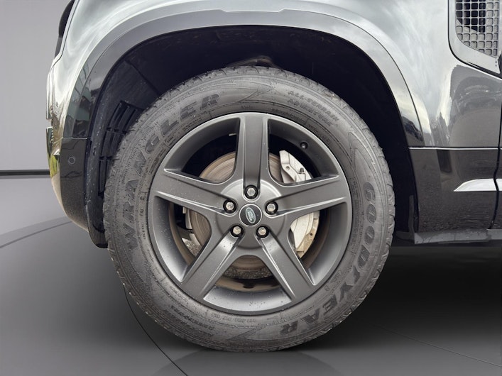 Vehicle image LAND ROVER DEFENDER