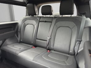 Vehicle image LAND ROVER Defender 90 3.0 D I6 300 X-Dynamic SE