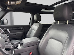 Vehicle image LAND ROVER Defender 90 3.0 D I6 300 X-Dynamic SE