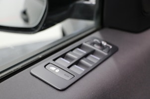 Vehicle image LAND ROVER Discovery Sport 2.0 SD4 200 SE