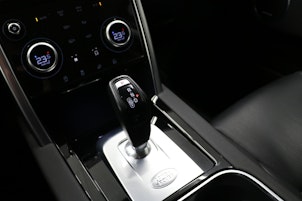 Vehicle image LAND ROVER Discovery Sport 2.0 SD4 200 SE