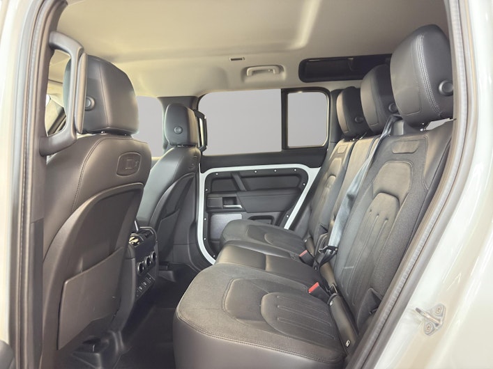 Vehicle image LAND ROVER DEFENDER