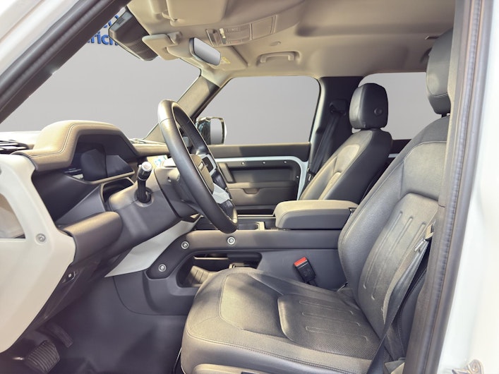 Vehicle image LAND ROVER DEFENDER