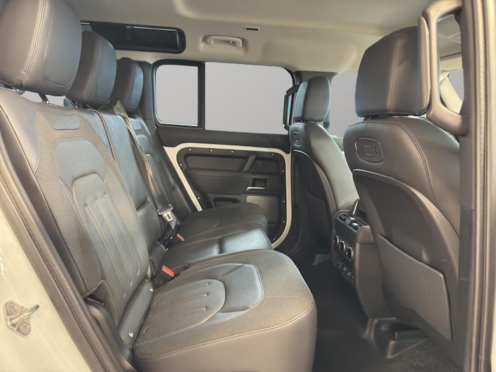 Vehicle image LAND ROVER DEFENDER