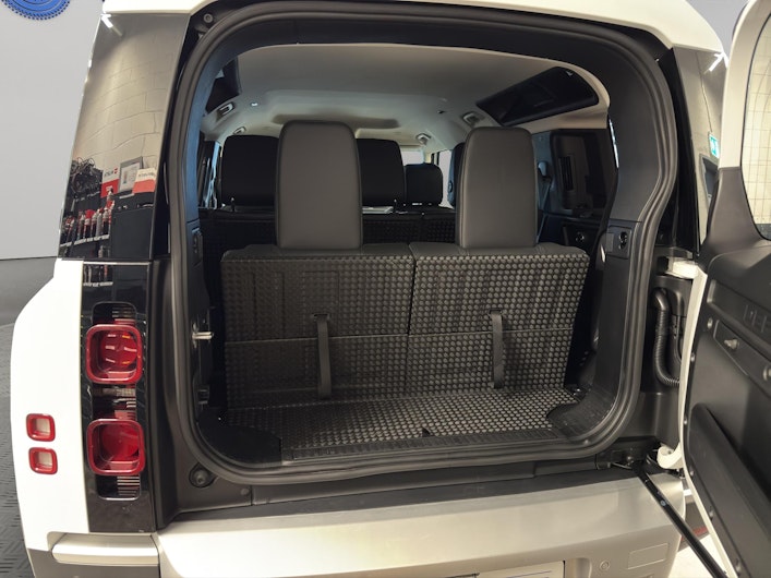 Vehicle image LAND ROVER DEFENDER