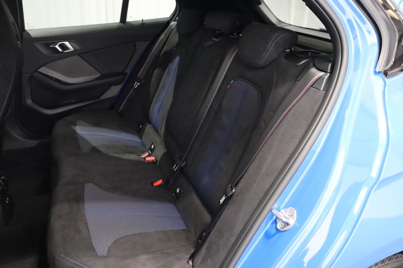 Vehicle image BMW 1 SERIES