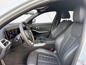 Vehicle image BMW 330d xDrive Touring
