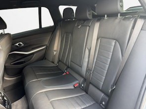 Vehicle image BMW 330d xDrive Touring