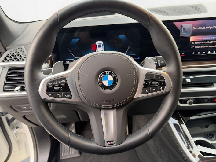 Vehicle image BMW X5