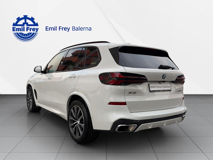 Vehicle image BMW X5