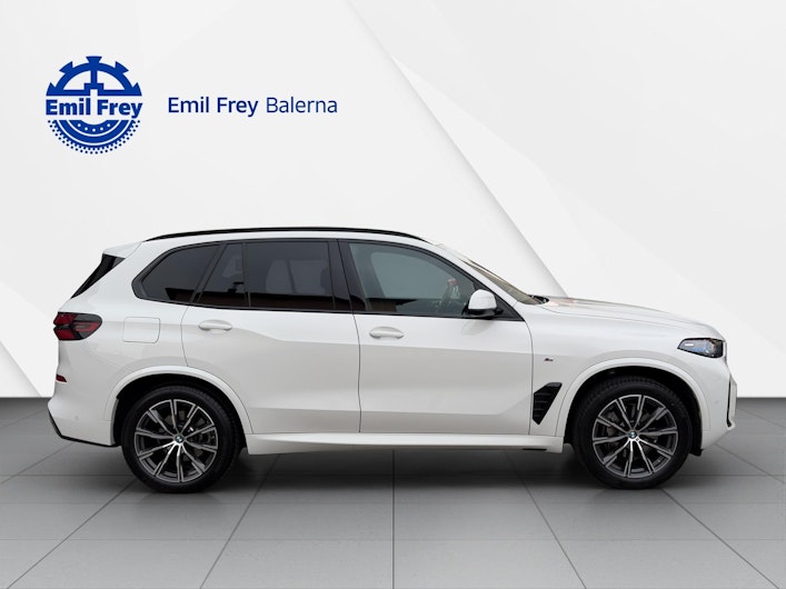Vehicle image BMW X5
