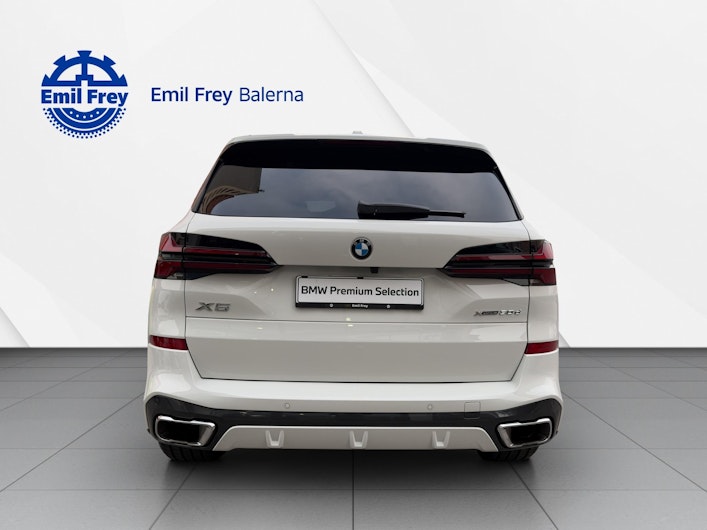 Vehicle image BMW X5