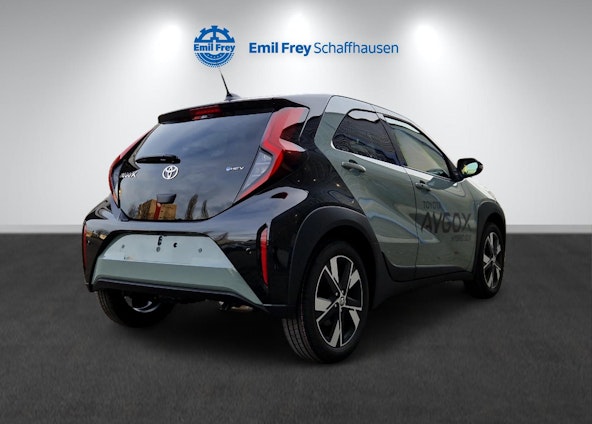 Vehicle image 4 Vehicle image 4