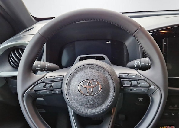 Vehicle image 5 Vehicle image 5