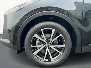 Vehicle image TOYOTA C-HR 2.0 PHEV Swiss Edition