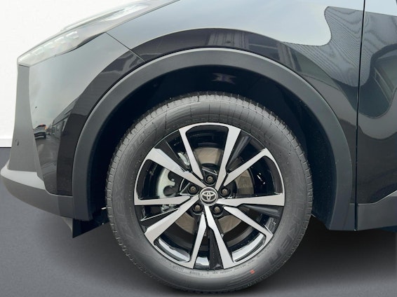 Vehicle image 17 Vehicle image 17