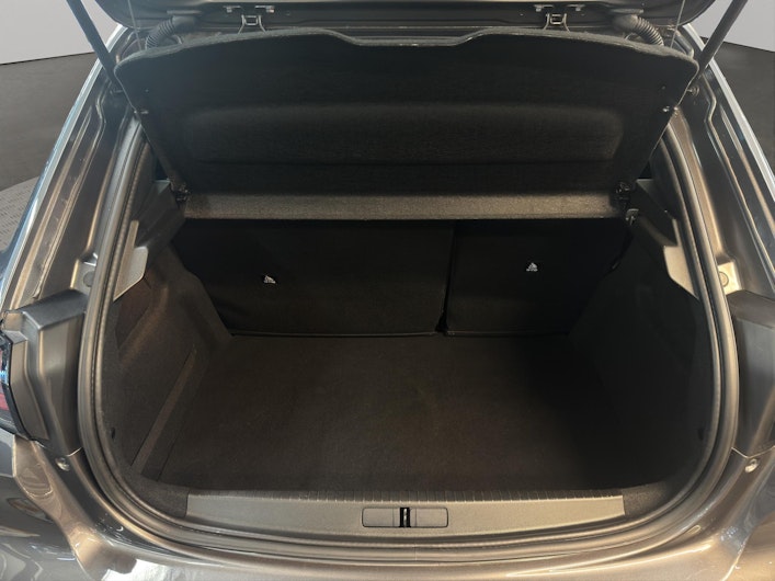 Vehicle image PEUGEOT 208