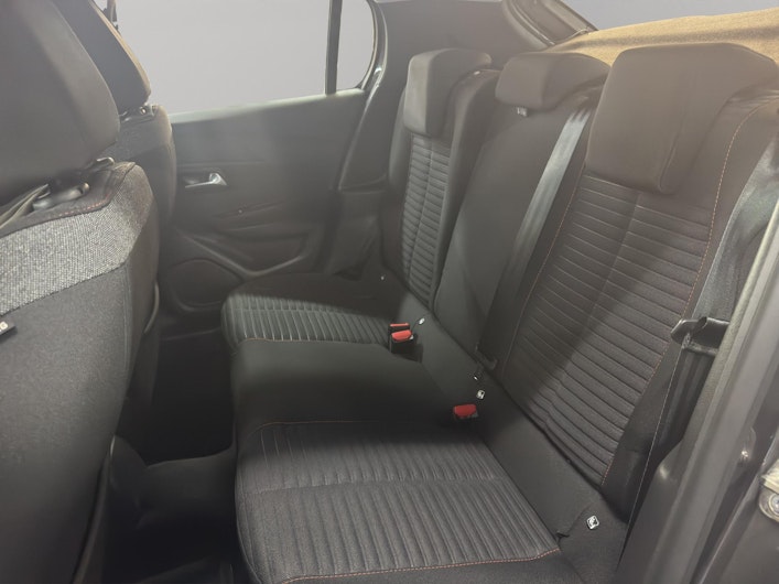 Vehicle image PEUGEOT 208