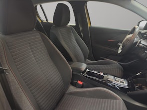 Vehicle image PEUGEOT 208 1.2 PureTech 100 Active Pack