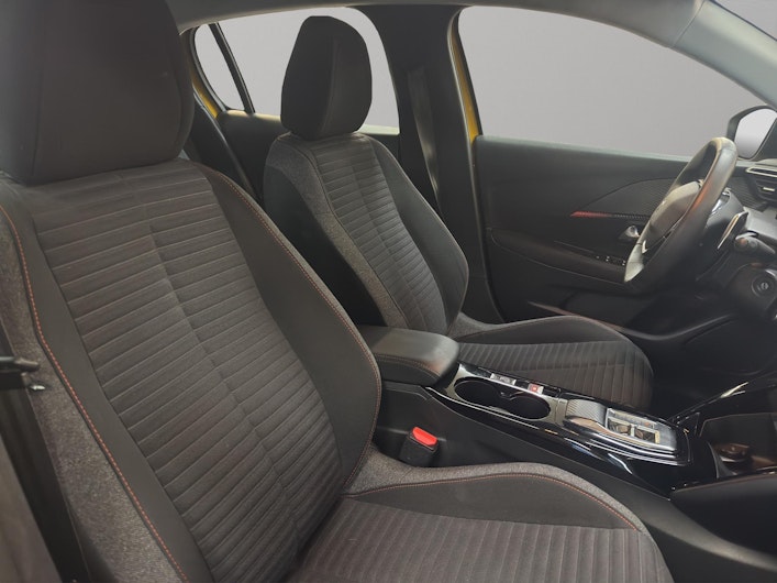 Vehicle image PEUGEOT 208