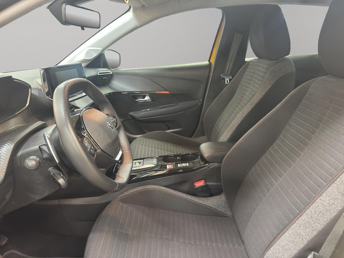 Vehicle image PEUGEOT 208