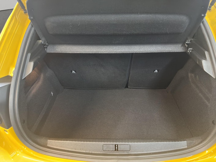 Vehicle image PEUGEOT 208