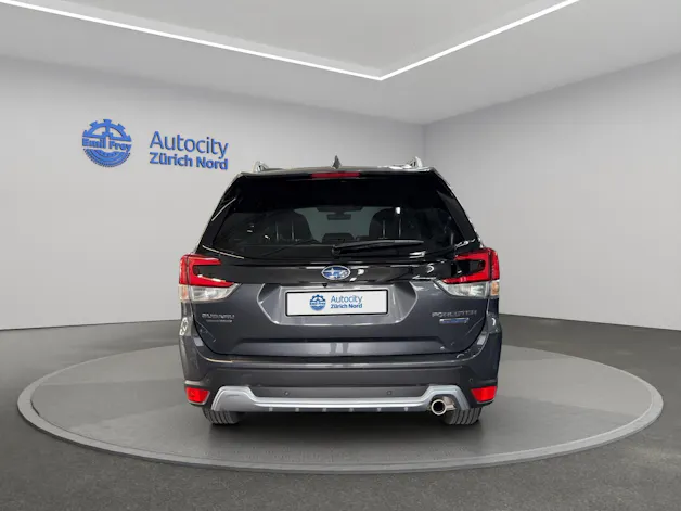 Subaru Forester Station 2.0i e-Boxer Swiss Plus