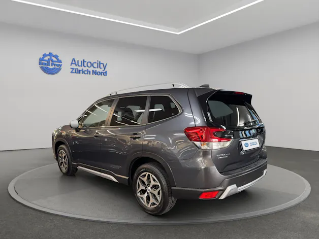 Subaru Forester Station 2.0i e-Boxer Swiss Plus