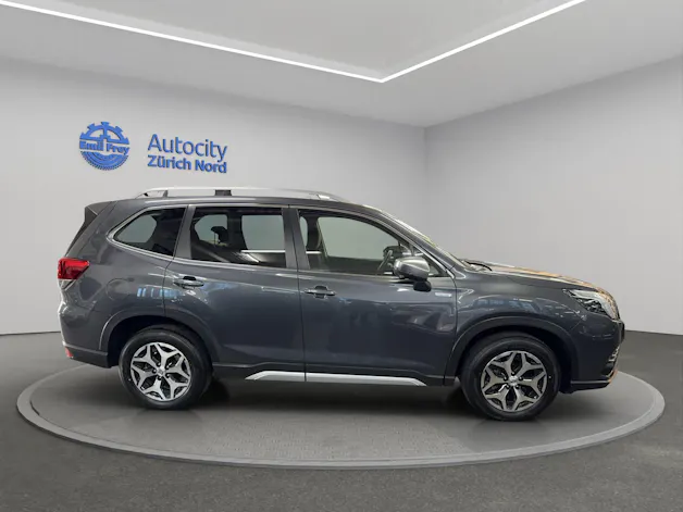 Subaru Forester Station 2.0i e-Boxer Swiss Plus