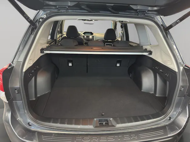 Subaru Forester Station 2.0i e-Boxer Swiss Plus