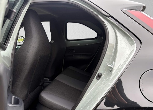 Vehicle image 6 Vehicle image 6