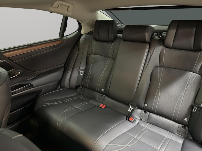 Vehicle image LEXUS ES