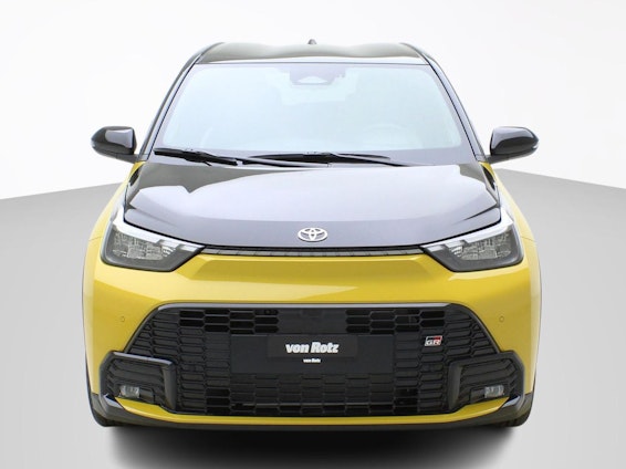 Vehicle image 4 Vehicle image 4