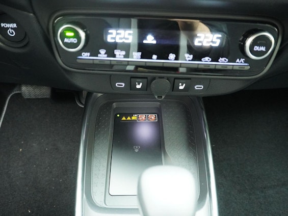 Vehicle image 13 Vehicle image 13