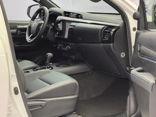 Toyota Hilux Double Cab.-Pick-up 2.8 D-4D MHEV 204 Invincible
