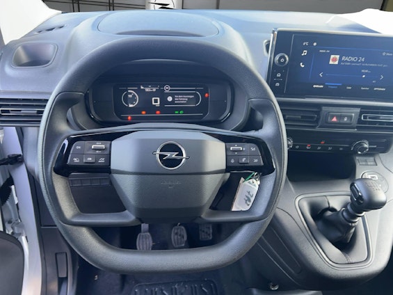 Vehicle image 8 Vehicle image 8