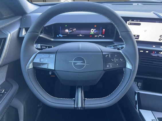 Vehicle image 9 Vehicle image 9