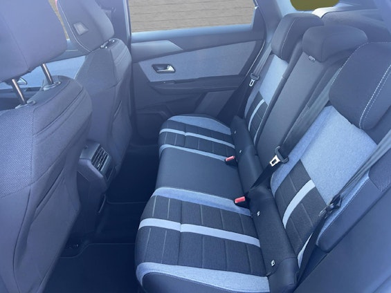 Vehicle image 13 Vehicle image 13