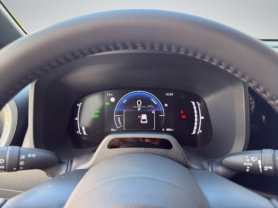 Vehicle image 10 Vehicle image 10