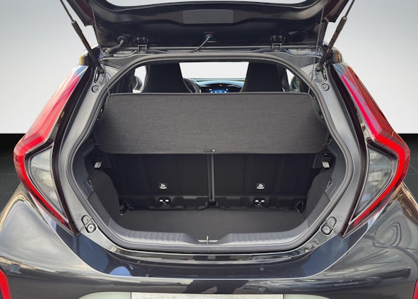 Vehicle image 17 Vehicle image 17