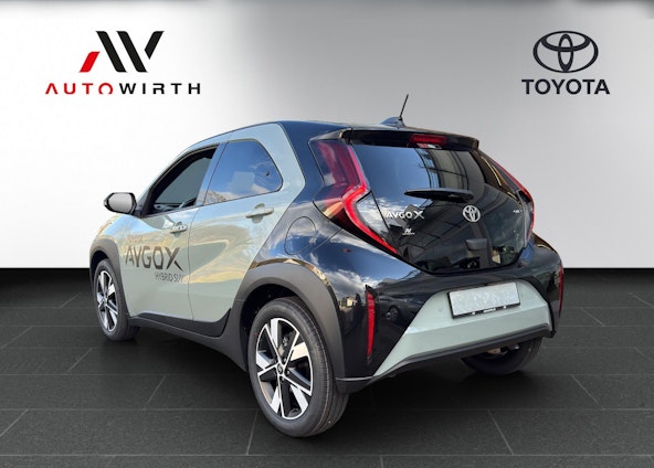 Vehicle image 6 Vehicle image 6