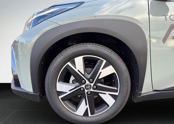 Vehicle image 18 Vehicle image 18