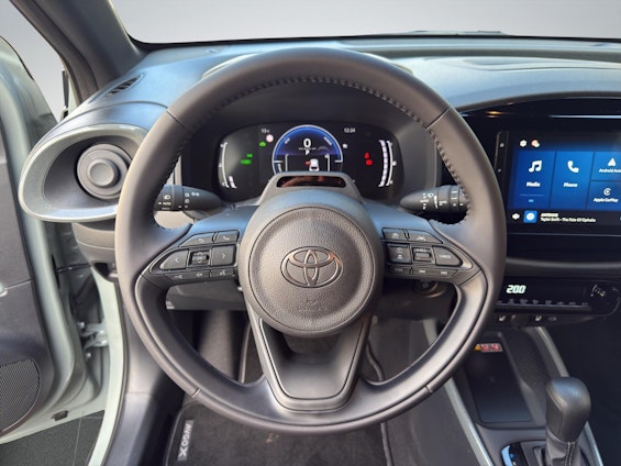 Vehicle image 9 Vehicle image 9