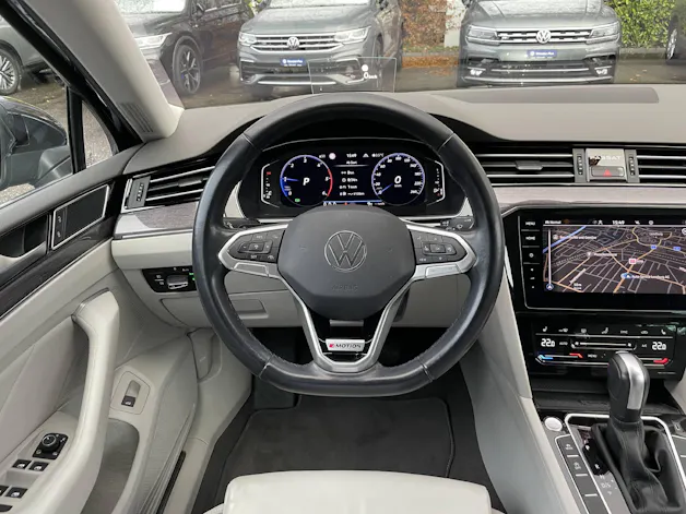 VW Passat Variant 2.0 TDI Elegance DSG 4m