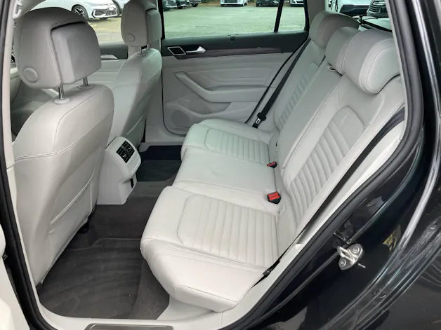 VW Passat Variant 2.0 TDI Elegance DSG 4m