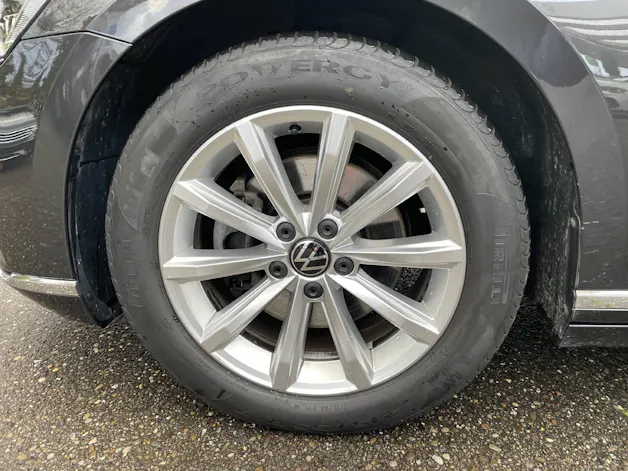 VW Passat Variant 2.0 TDI Elegance DSG 4m