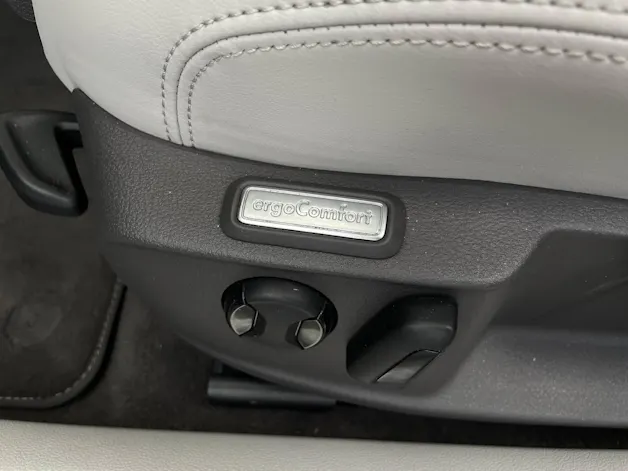 VW Passat Variant 2.0 TDI Elegance DSG 4m